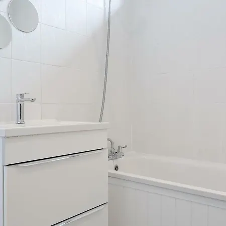 4 Bedroom Mews House In Kensal Rise *