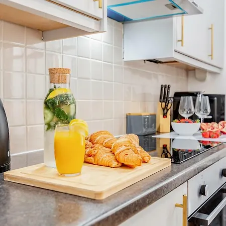 Bright & Spacious 4beds - Kensington High Street-olympia London