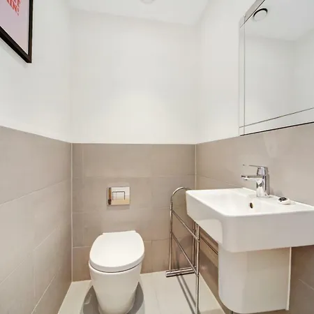 Stylish Near Central Free Wifi * London