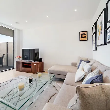 Stylish Near Central Free Wifi London