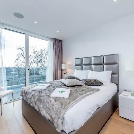 Stylish Near Central Free Wifi *