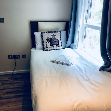 Knaresborough Boutique London