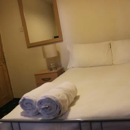 Whitechapel Rooms Hostel London