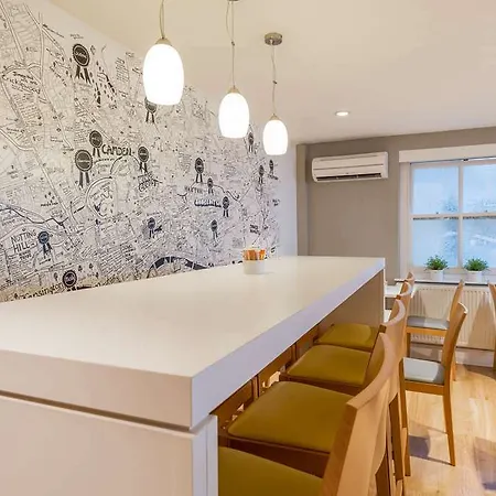 Comfort & Kings Cross St. Pancras 호텔 4*