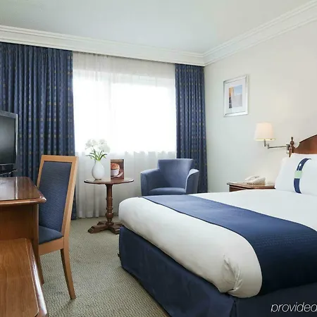 Hotel London Cross, An Ihg Brent