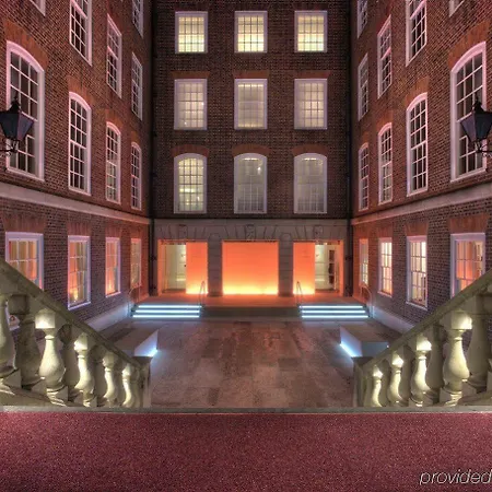 Apex Temple Court Hotel