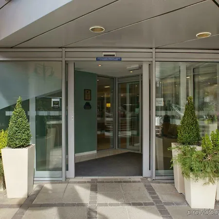 Holiday Express London-hammersmith By Ihg Hotel 3*