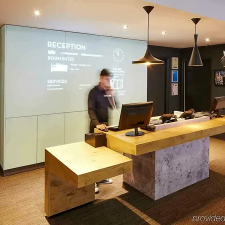 Ibis Greenwich Hotel 3*