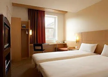 Ibis Greenwich Hotel 3*