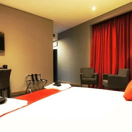 Hotel The Bryson 4*