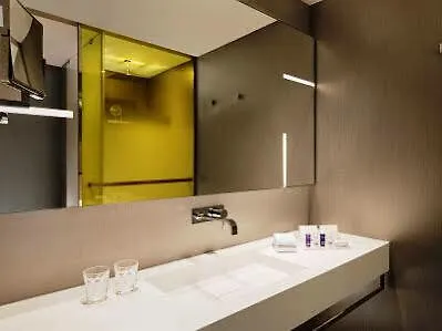 Park Plaza Waterloo 4*