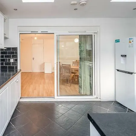 Oyo 108 Bancroft Road