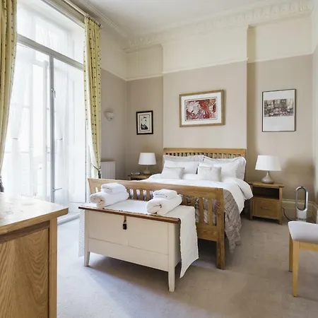 Charming Victoria Close To Buckingham Palace By Underthedoormat Apartment