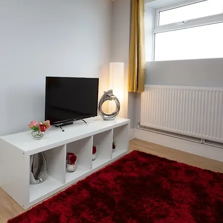 Deluxe Riverview Apartment London