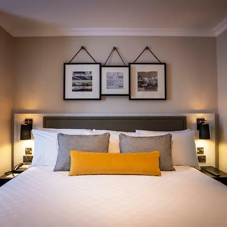 The Clermont London, Victoria Hotel 4*