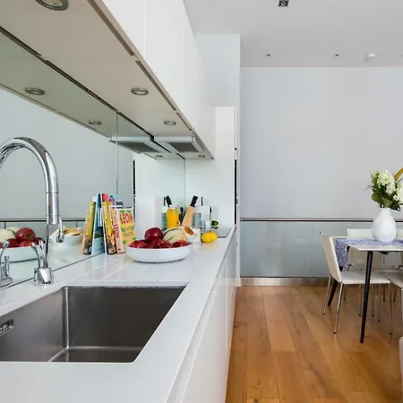 Kensington Court By Lime Street * London