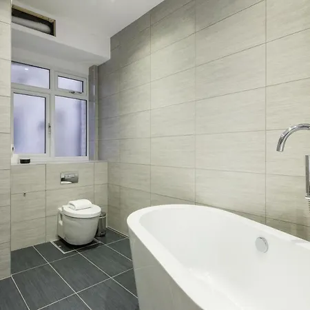 Kensington Court By Lime Street Apartment London
