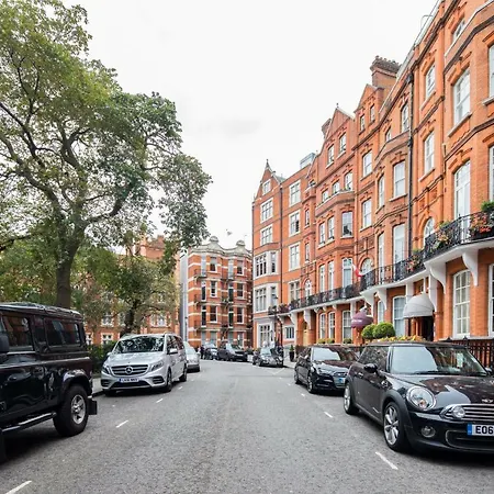 Kensington Court By Lime Street * London
