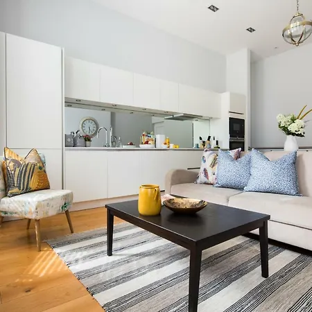 Kensington Court By Lime Street London