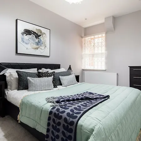 Kensington Court By Lime Street *