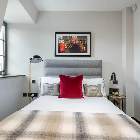 Luxury In Soho - Oxford Street *