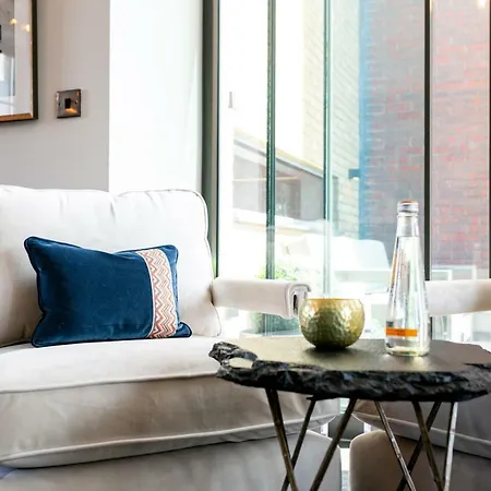Luxury In Soho - Oxford Street *