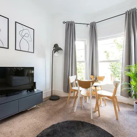 Thrive - Clapham Junction * London