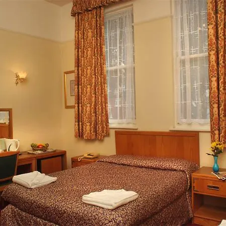 Otel Channins
