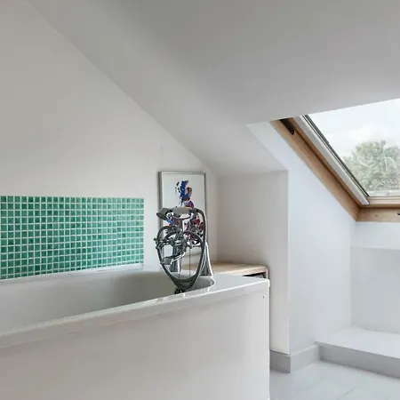 Veeve - Beautiful Interiors On A Battersea Crescent London
