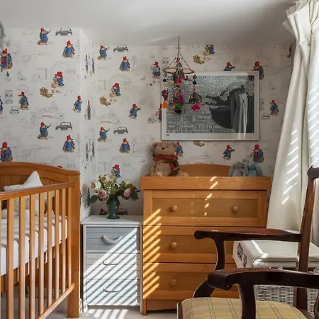 Veeve - Beautiful Interiors On A Battersea Crescent *