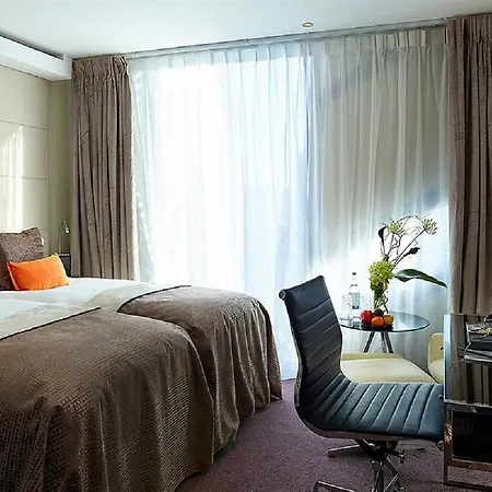 Montcalm East, Autograph Collection Londres