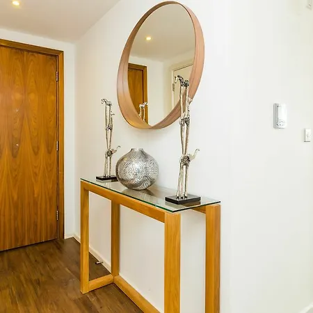 Hideout By Austin David Apartments Homestay London