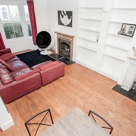 Elegant Victorian 3-bed Near Hammersmith London