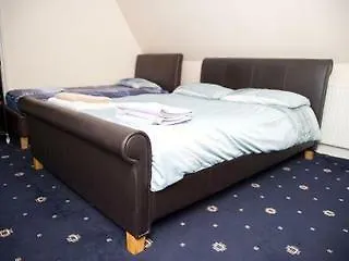イン ビーコンズフィールド