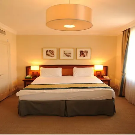 The Sumner 4*