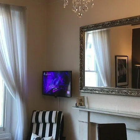 Carlton Kensington 3*
