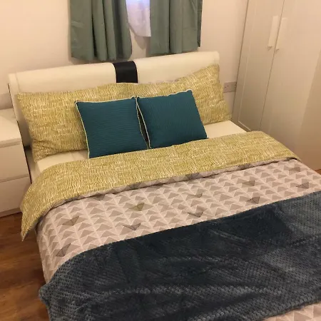 Affittacamere Station Five Bedroom Self Contained House 3*