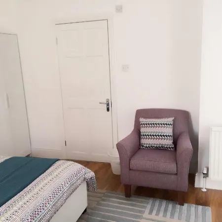 Affittacamere Station Five Bedroom Self Contained House