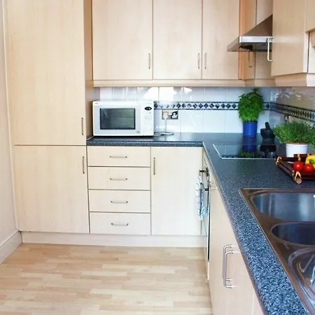 Urban Astral House 4*