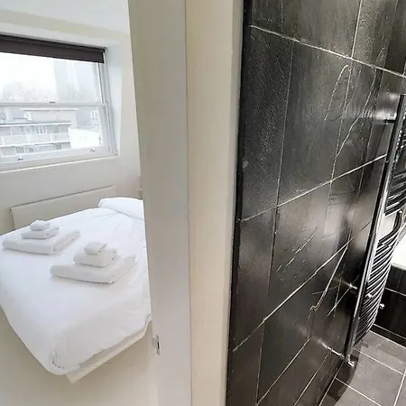 Comfortable Earls Court Hotel London