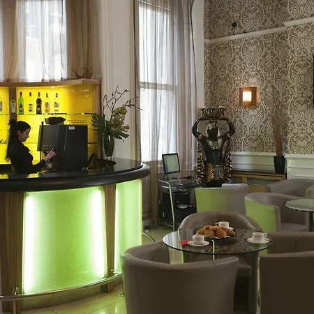 Paddington Court 4*