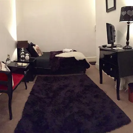 101 Aparthotel 2*