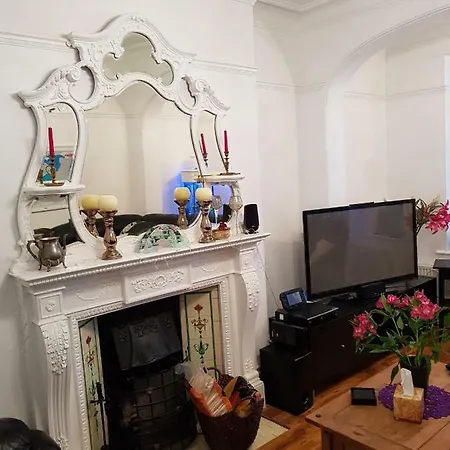 Beautiful In Victorian Family Homestay *