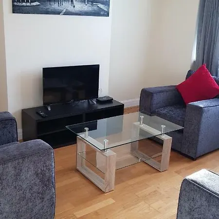 Elegant And Spacious 2 Bedroom Apartment Barnet