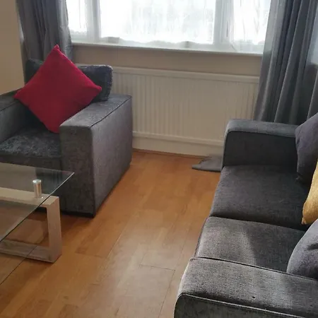 Elegant And Spacious 2 Bedroom