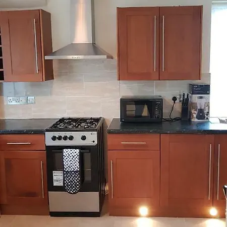 Elegant And Spacious 2 Bedroom Apartment Barnet