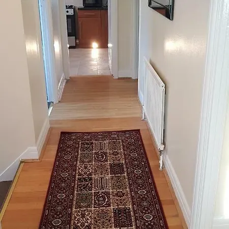 Apartment Elegant And Spacious 2 Bedroom Barnet