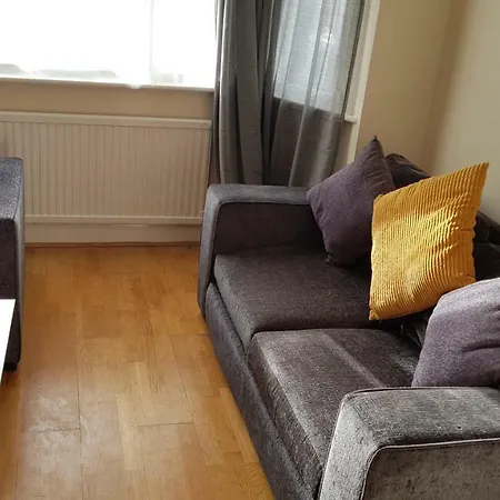 Elegant And Spacious 2 Bedroom *
