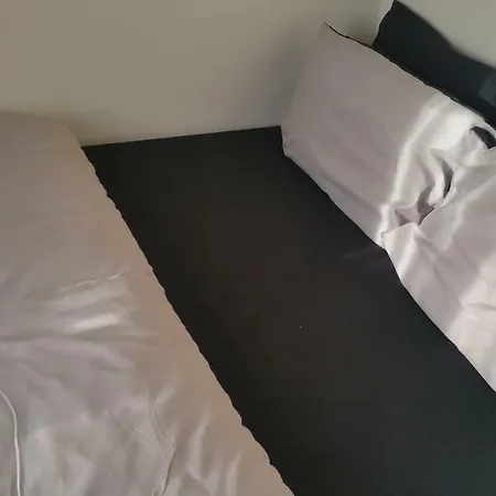 Elegant And Spacious 2 Bedroom *