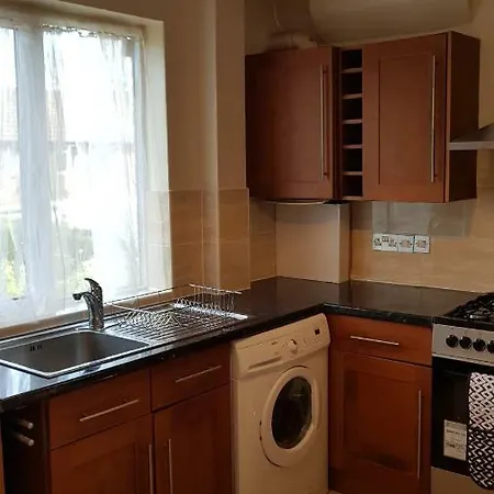 Apartment Elegant And Spacious 2 Bedroom Barnet